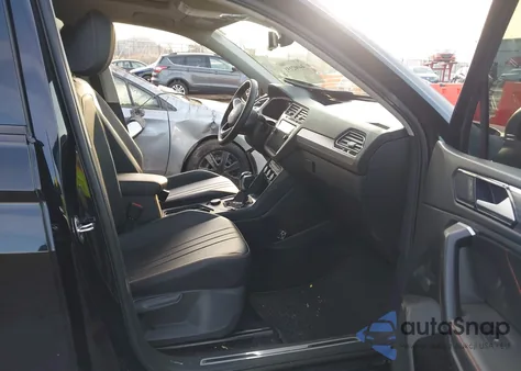 2024 Volkswagen Tiguan 2.0T Wolfsburg Edition z USA, uszkodzony, nr VIN 3VVAB7AX5RM223018